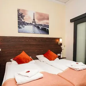 Little Paris Hotel Francoforte sul Meno