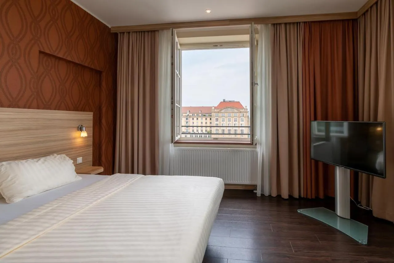 Star G Hotel Premium Dresden Altmarkt 3*,